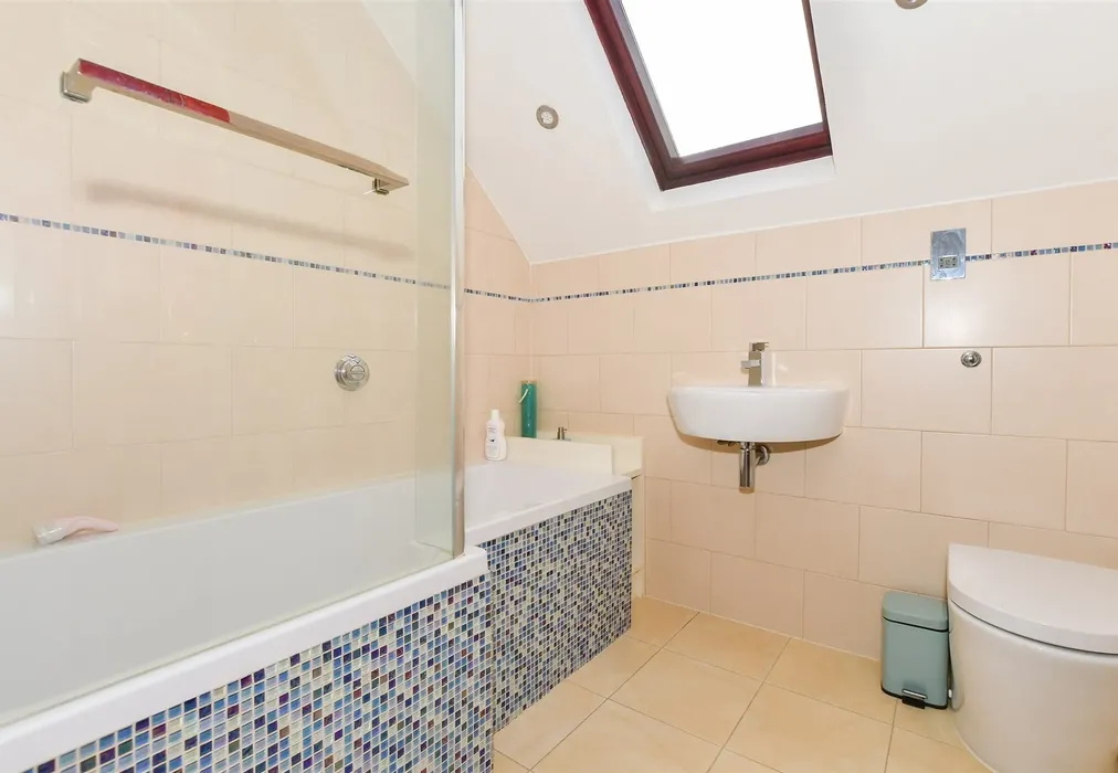 Bathroom - Billingshurst Road, Ashington, West Sussex - Wards of Kent