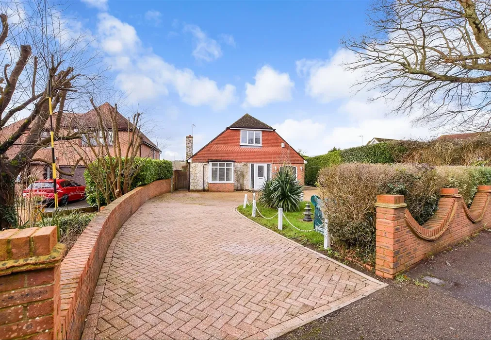 Driveway/Parking - Billingshurst Road, Ashington, West Sussex - Wards of Kent