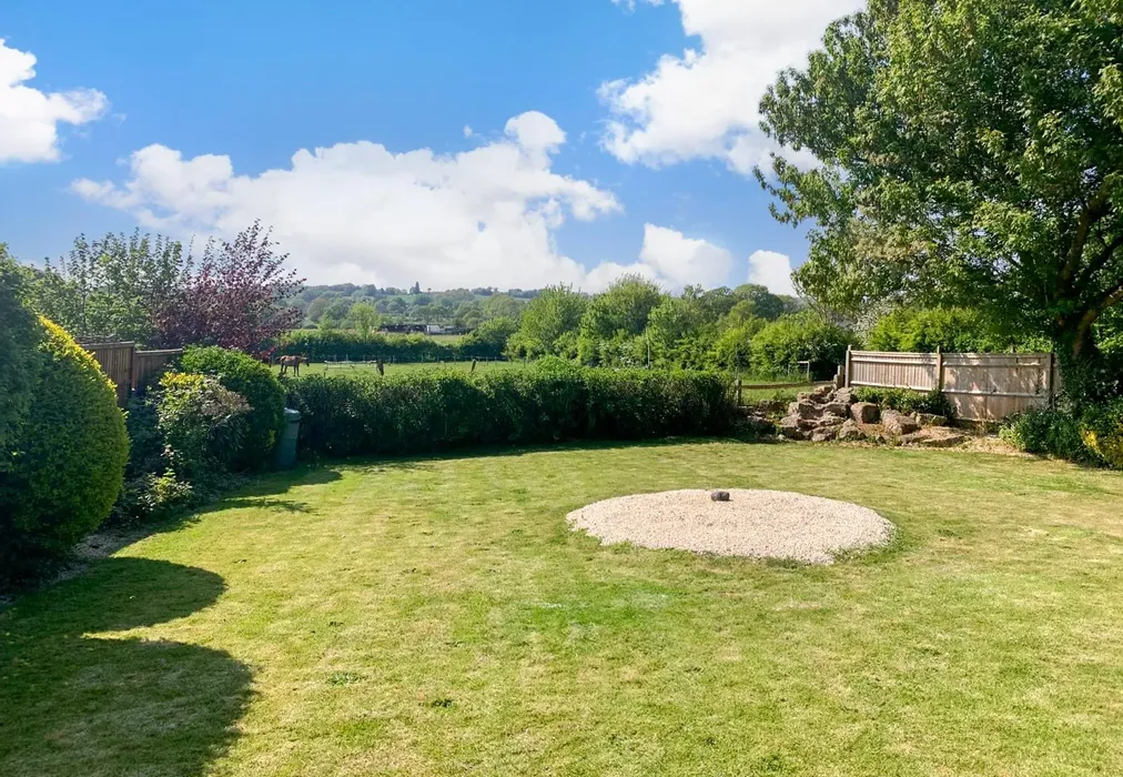 Lower Garden - Billingshurst Road, Ashington, West Sussex - Wards of Kent