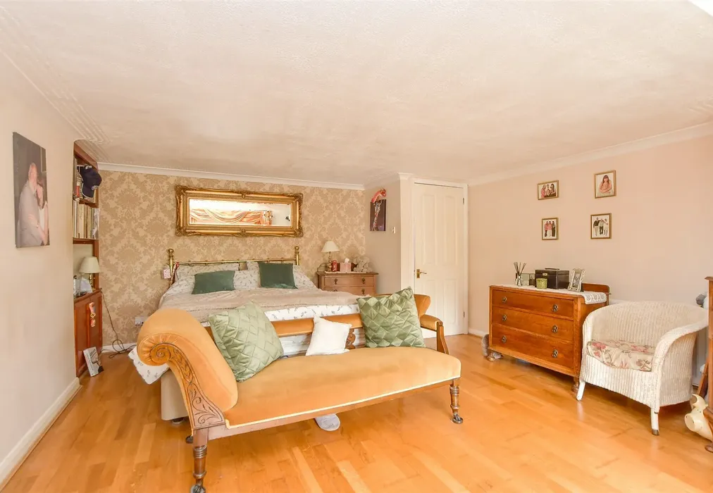 Bedroom 1 - Dux Court Road, High Halstow ,Rochester, Kent - Wards of Kent