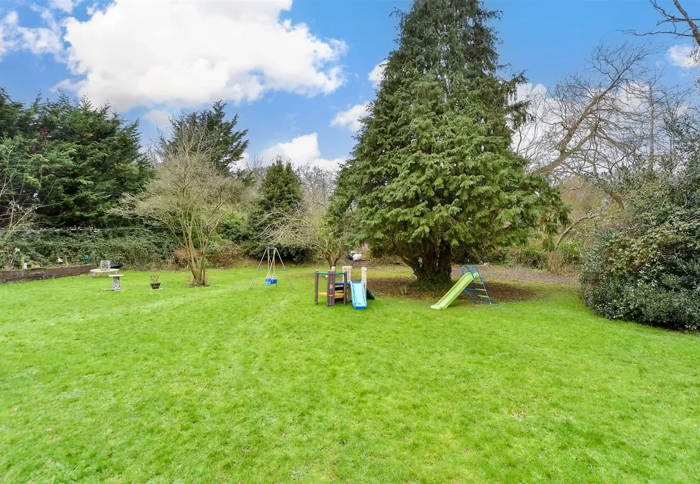 Rear Garden - Dux Court Road, High Halstow ,Rochester, Kent - Wards of Kent