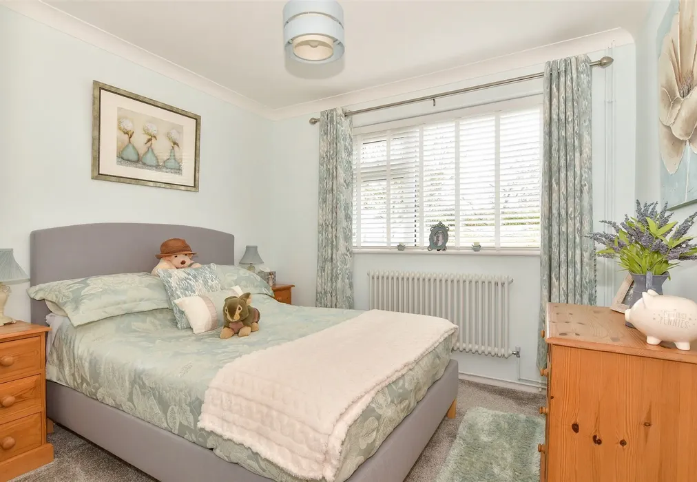 Bedroom 2 - The Street, Oare, Faversham, Kent - Wards of Kent