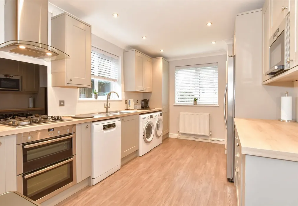 Kitchen - The Street, Oare, Faversham, Kent - Wards of Kent