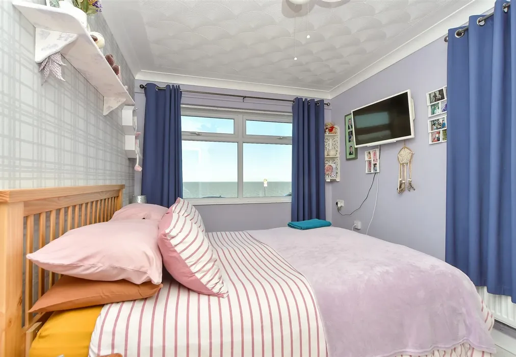 Bedroom 4 - The Leas, Minster-On-Sea, Sheerness, Kent - Wards of Kent