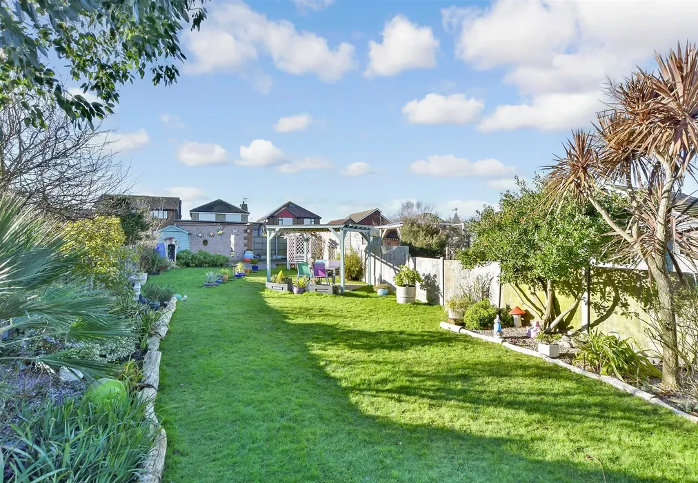 Rear Garden - The Leas, Minster-On-Sea, Sheerness, Kent - Wards of Kent