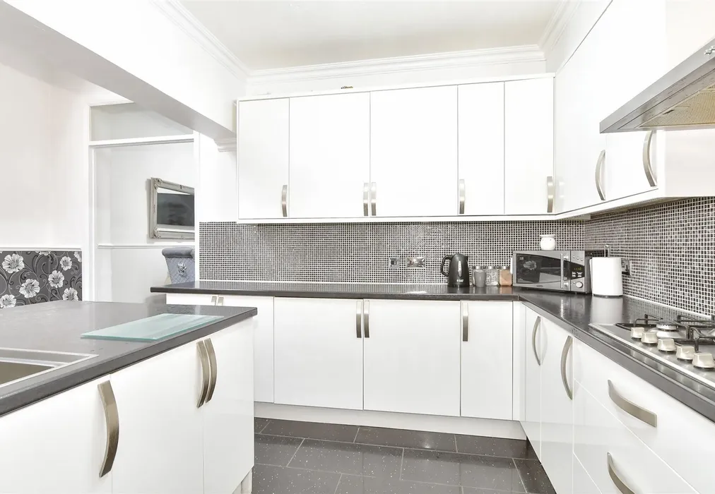 Kitchen - Winstanley Road, Sheerness, Kent - Wards of Kent