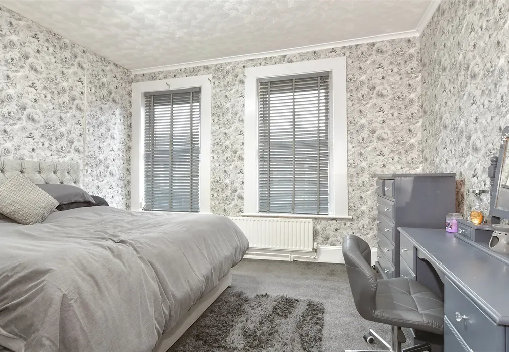 Bedroom 1 - Winstanley Road, Sheerness, Kent - Wards of Kent