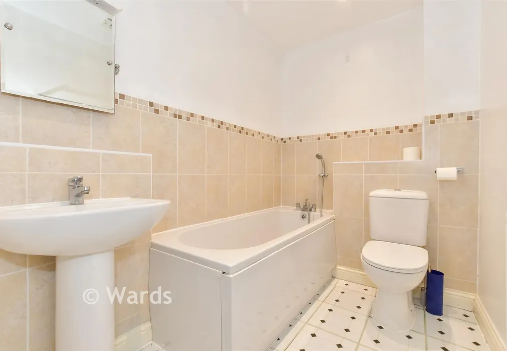 Bathroom - Wherry Close, Margate, Kent - Wards of Kent
