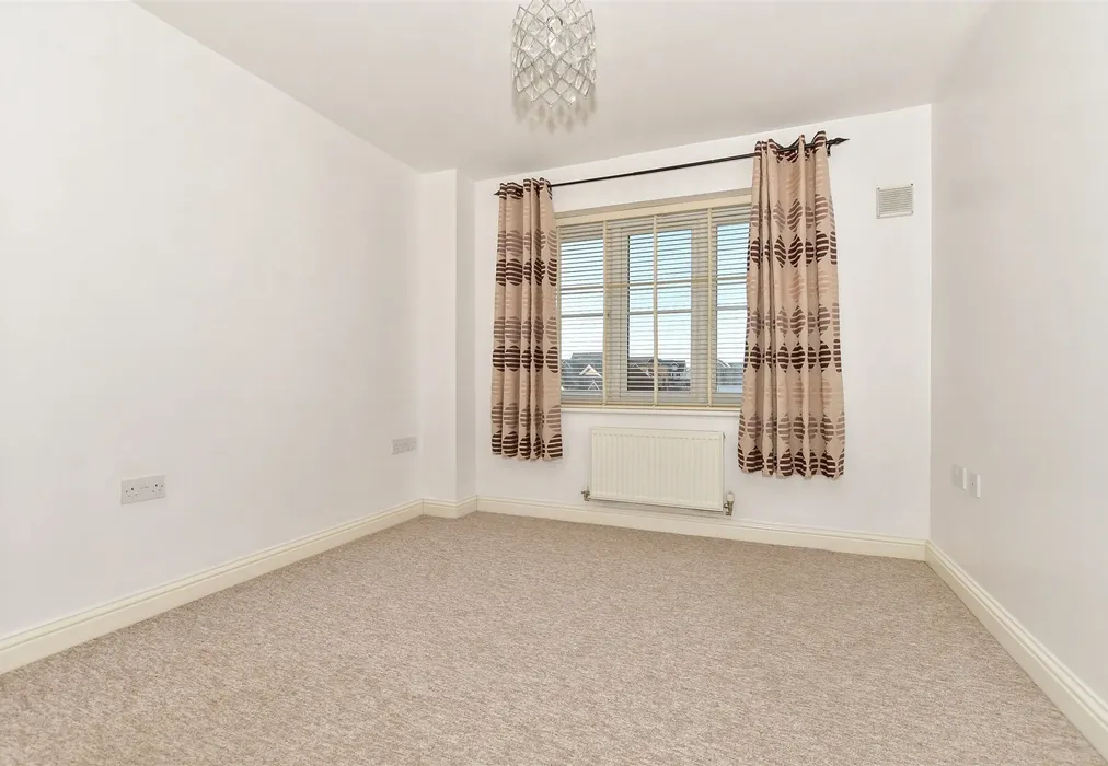 Bedroom 1 - Wherry Close, Margate, Kent - Wards of Kent