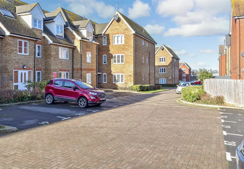 Driveway/Parking - Wherry Close, Margate, Kent - Wards of Kent