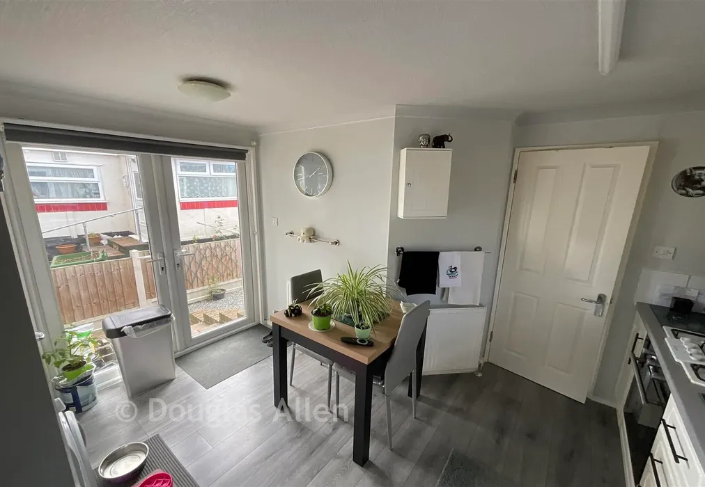 Kitchen/Diner - Crays Hill, Billericay, Essex - Wards of Kent