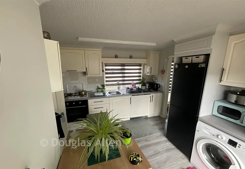 Kitchen/Diner - Crays Hill, Billericay, Essex - Wards of Kent