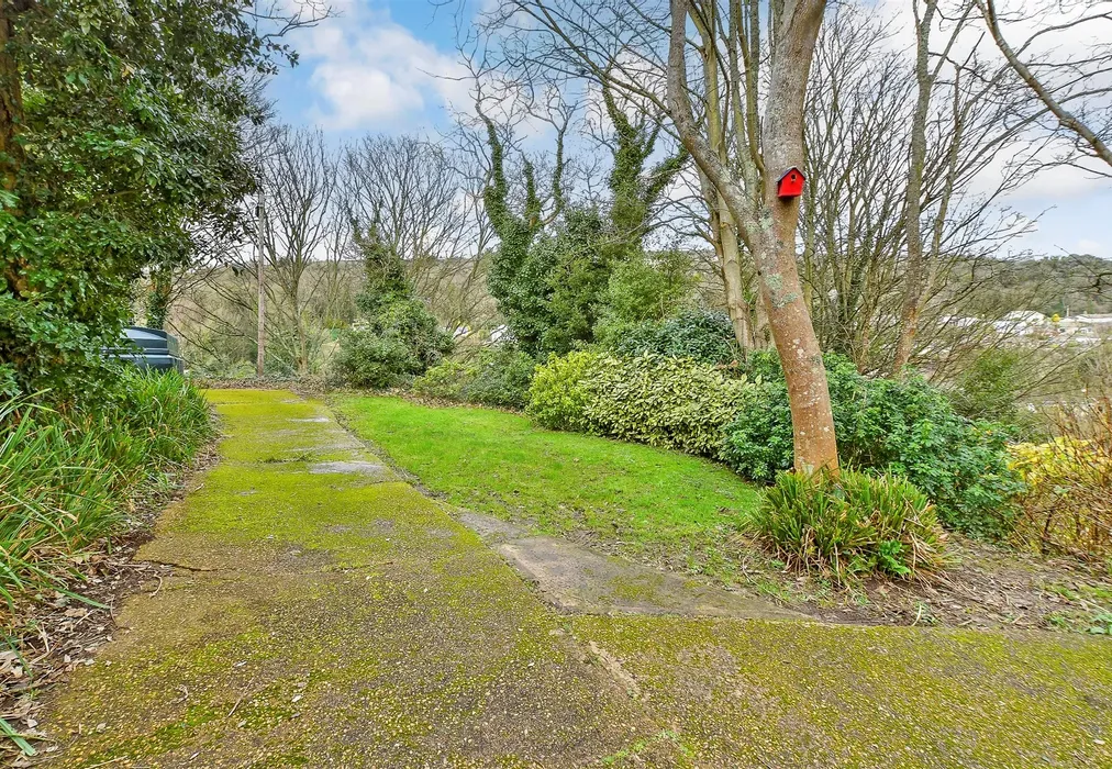 Driveway/Parking - Steephill Road, Ventnor, Isle of Wight - Wards of Kent