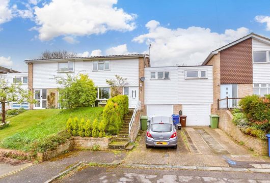 Stonebridge Way, Faversham, Kent - Wards of Kent