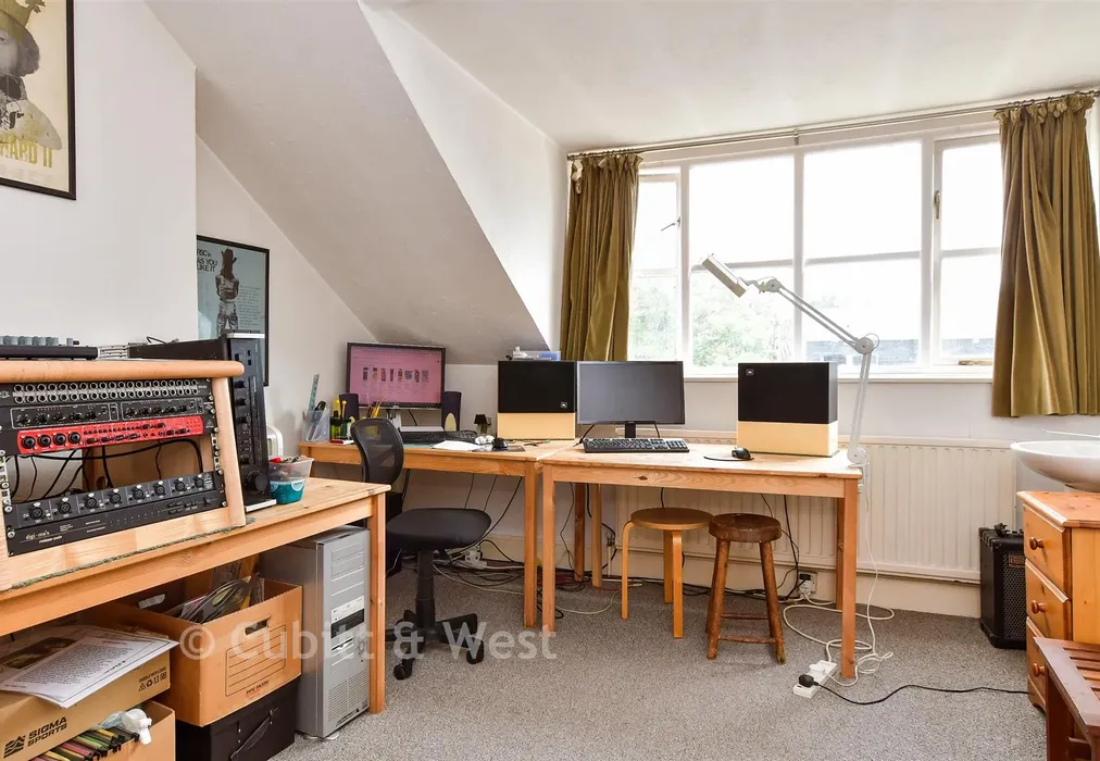 Bedroom 2 - Preston Road, Brighton, East Sussex - Wards of Kent