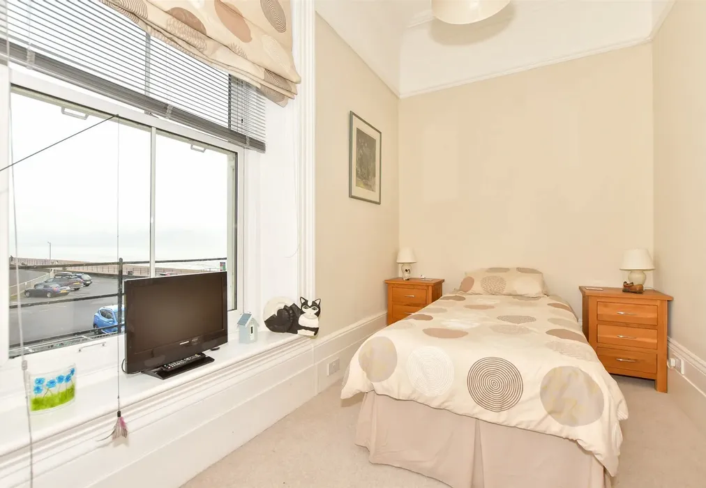Bedroom 3 - Marine Parade, Hythe, Kent - Wards of Kent