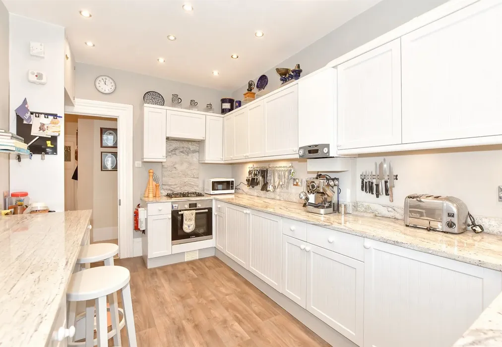 Kitchen - Marine Parade, Hythe, Kent - Wards of Kent