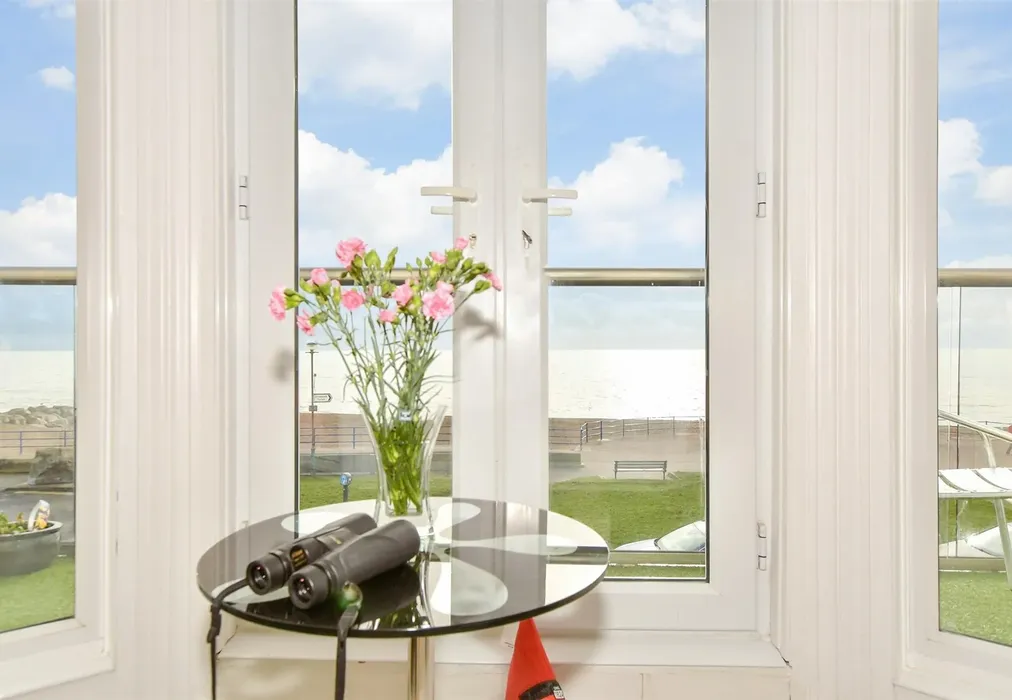 External Lifestyle Photograph - Marine Parade, Hythe, Kent - Wards of Kent