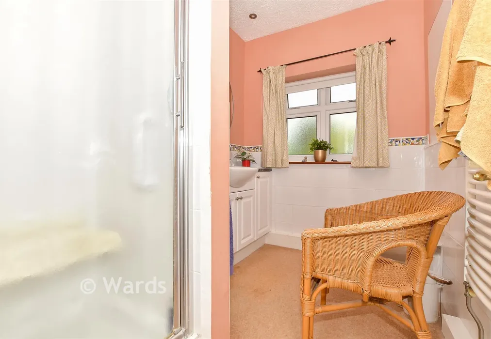Shower Room - The Green, Woodchurch, Ashford, Kent - Wards of Kent