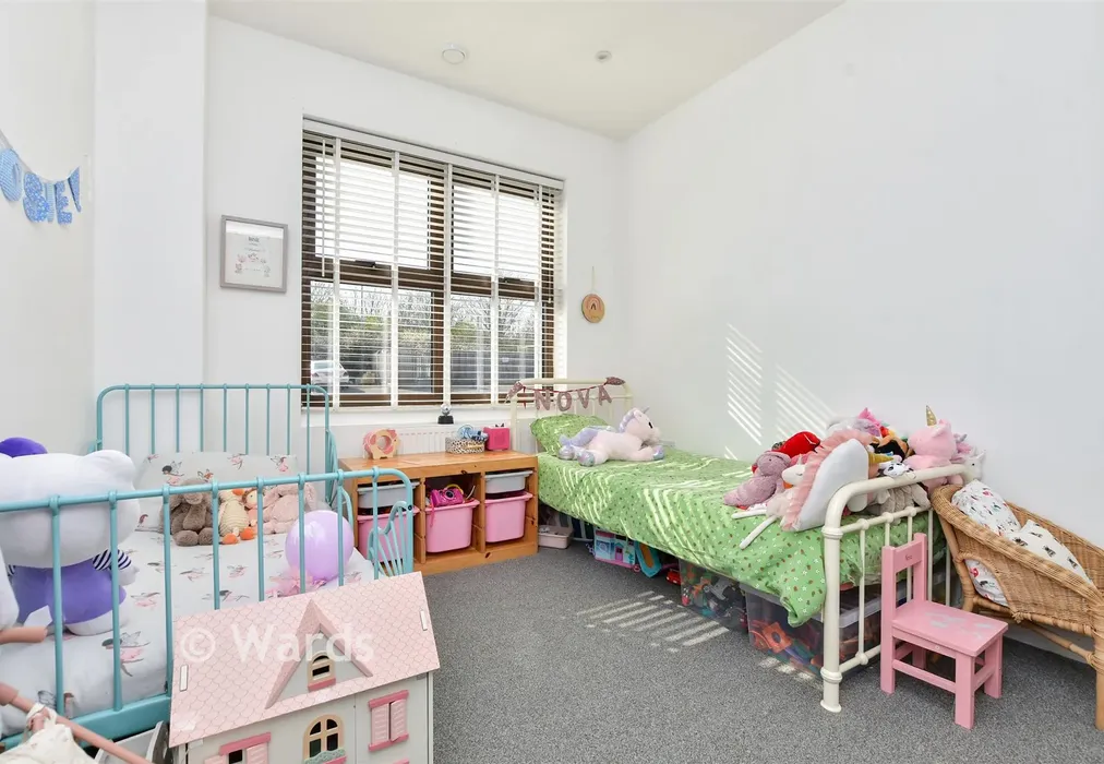 Bedroom 2 - Wraik Hill, Whitstable, Kent - Wards of Kent