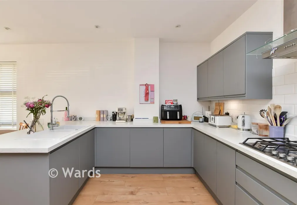 Kitchen - Wraik Hill, Whitstable, Kent - Wards of Kent