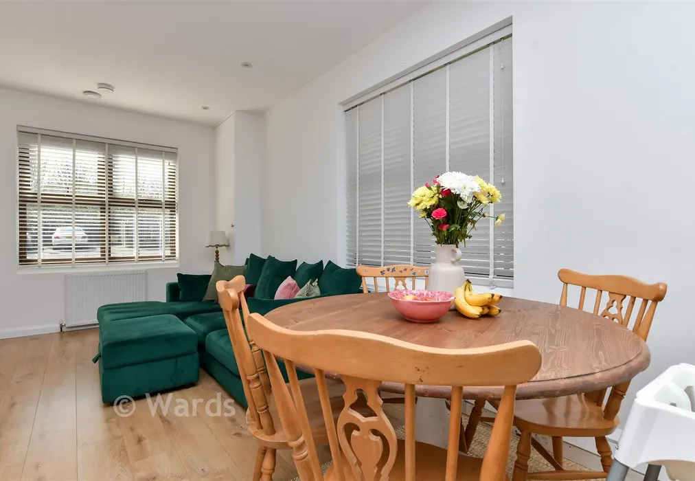 Lounge/Diner - Wraik Hill, Whitstable, Kent - Wards of Kent