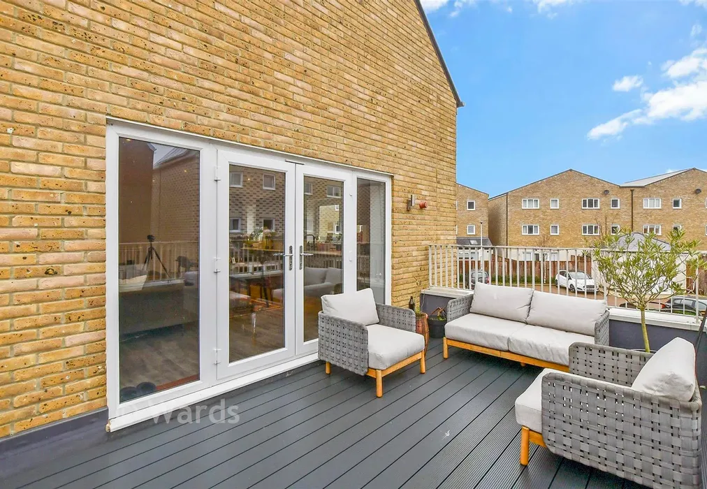 Balcony / Terrace - Spritsail Way, Rochester, Kent - Wards of Kent