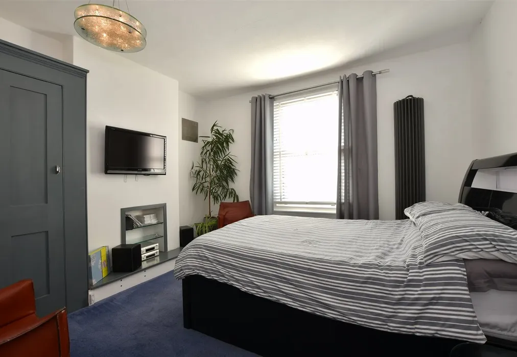 Bedroom 2 - Honey Lane, Waltham Abbey, Essex - Wards of Kent