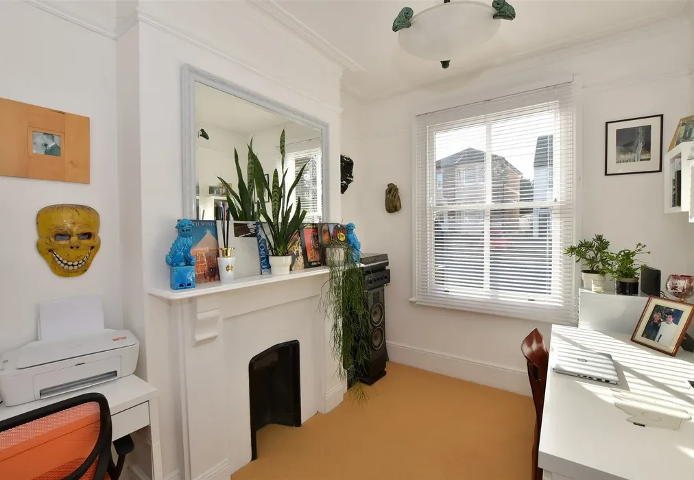Family Room - Honey Lane, Waltham Abbey, Essex - Wards of Kent