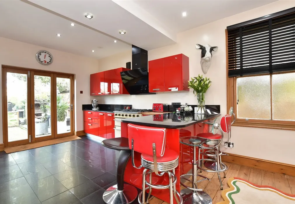 Kitchen/ Breakfast Room - Honey Lane, Waltham Abbey, Essex - Wards of Kent