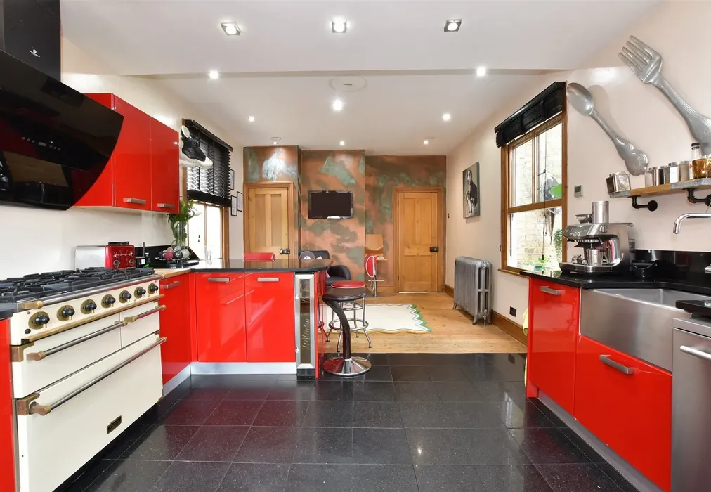 Kitchen/ Breakfast Room - Honey Lane, Waltham Abbey, Essex - Wards of Kent