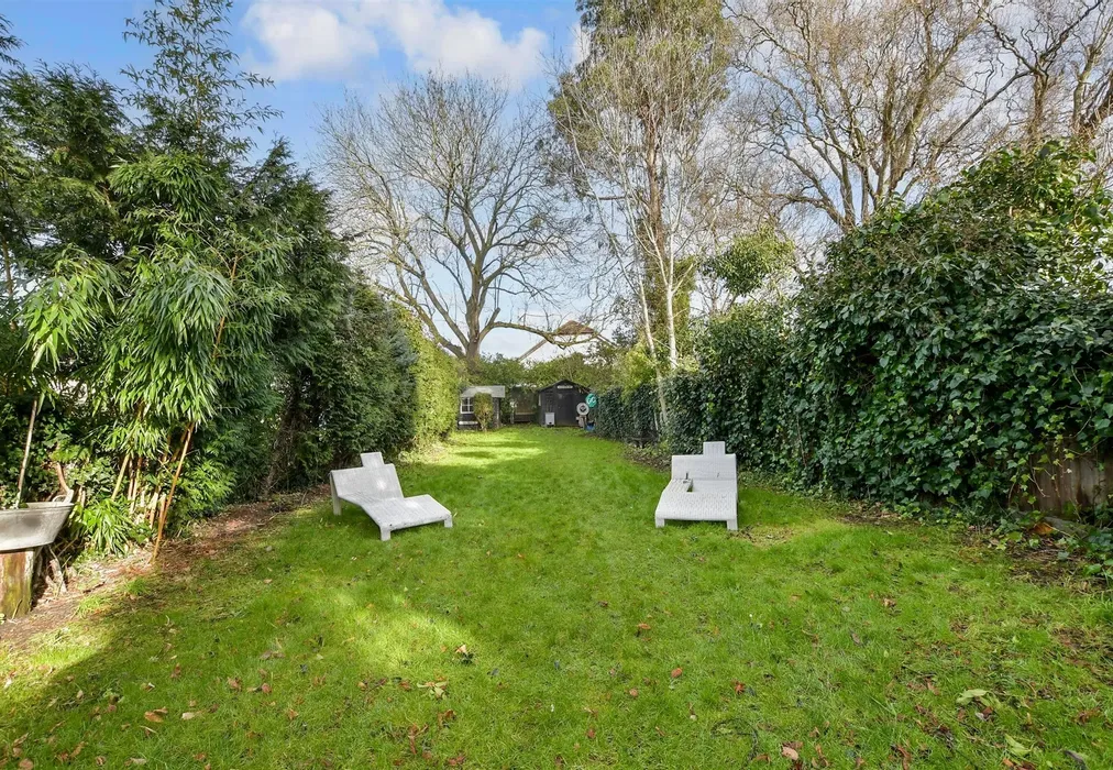 Rear Garden - Honey Lane, Waltham Abbey, Essex - Wards of Kent