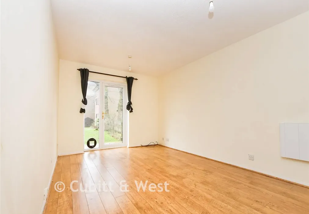 Lounge - Killicks, Cranleigh, Surrey - Wards of Kent