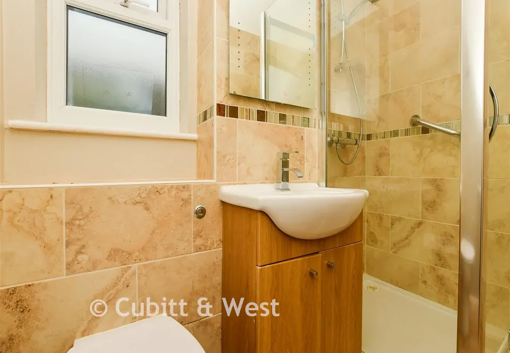 Shower Room - Killicks, Cranleigh, Surrey - Wards of Kent