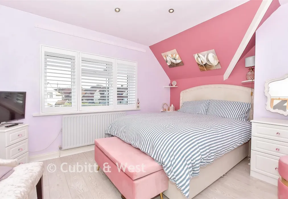 Bedroom 1 - Minstead Road, Southsea, Hampshire - Wards of Kent