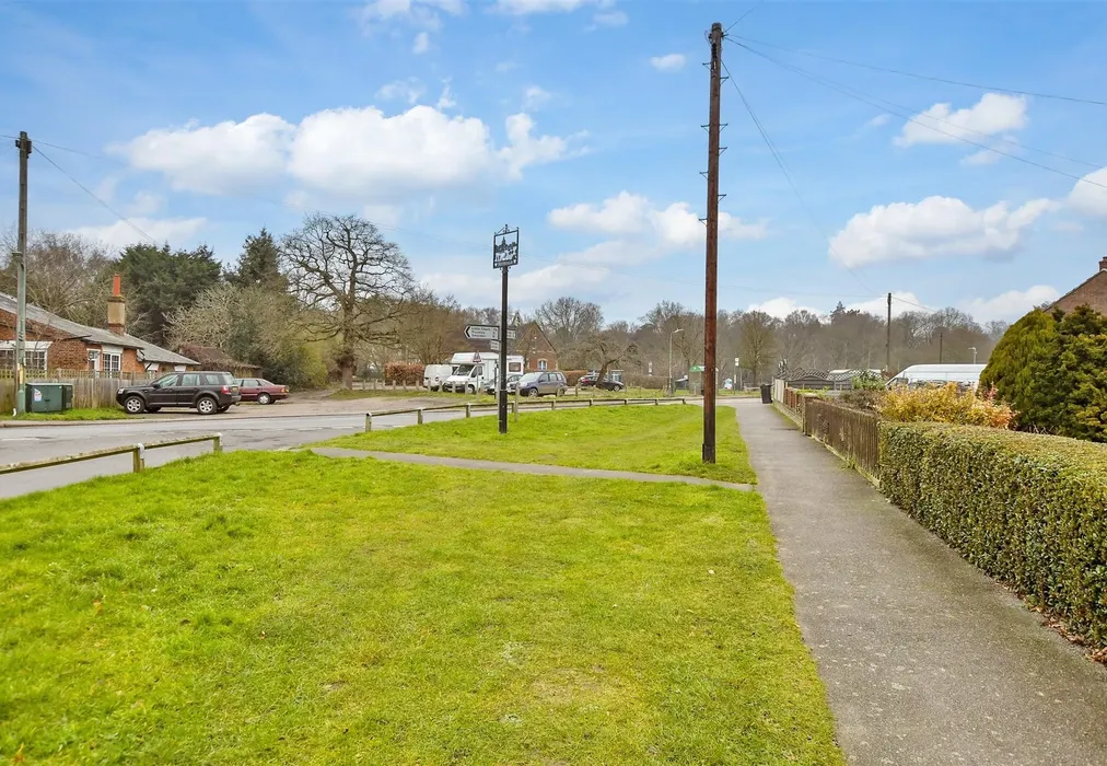 Surrounding Area - School Road, Hothfield, Ashford, Kent - Wards of Kent