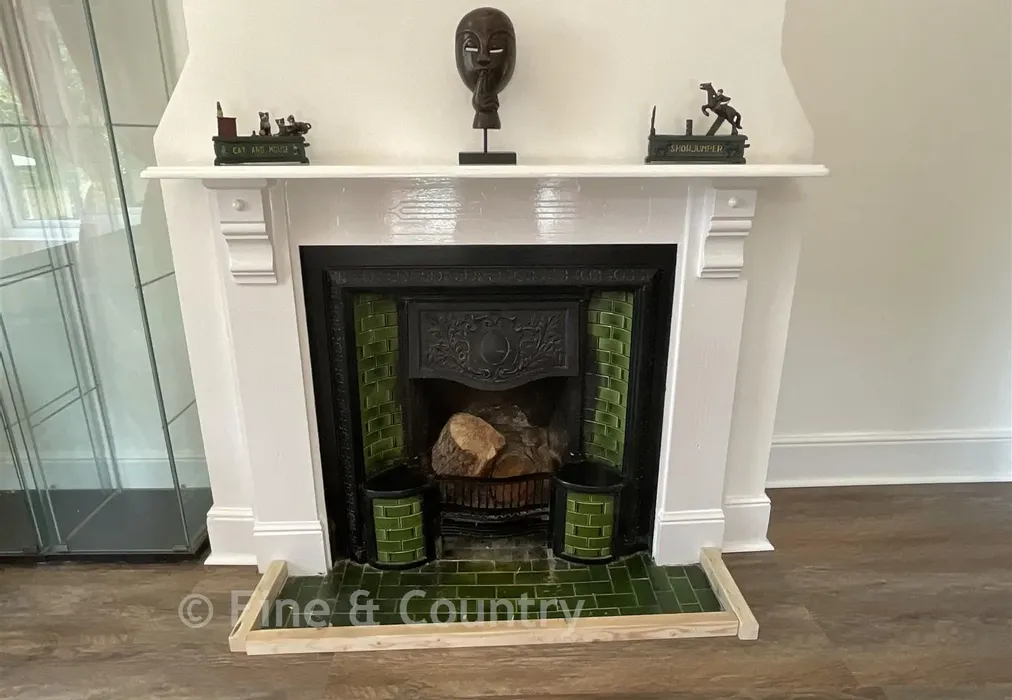 Internal Feature - Harbors Lake Lane, Newchurch, Sandown, Isle of Wight - Wards of Kent