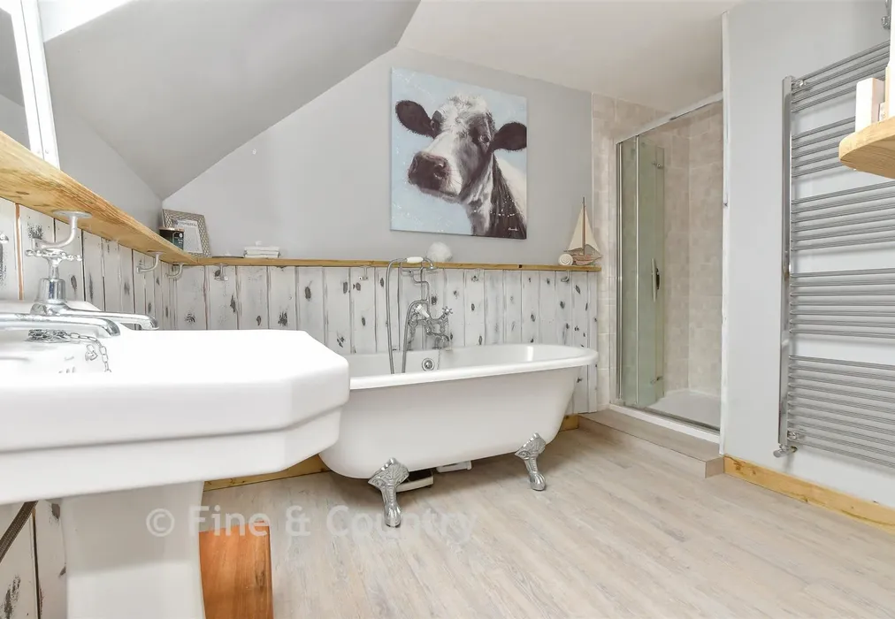 Bathroom - Harbors Lake Lane, Newchurch, Sandown, Isle of Wight - Wards of Kent