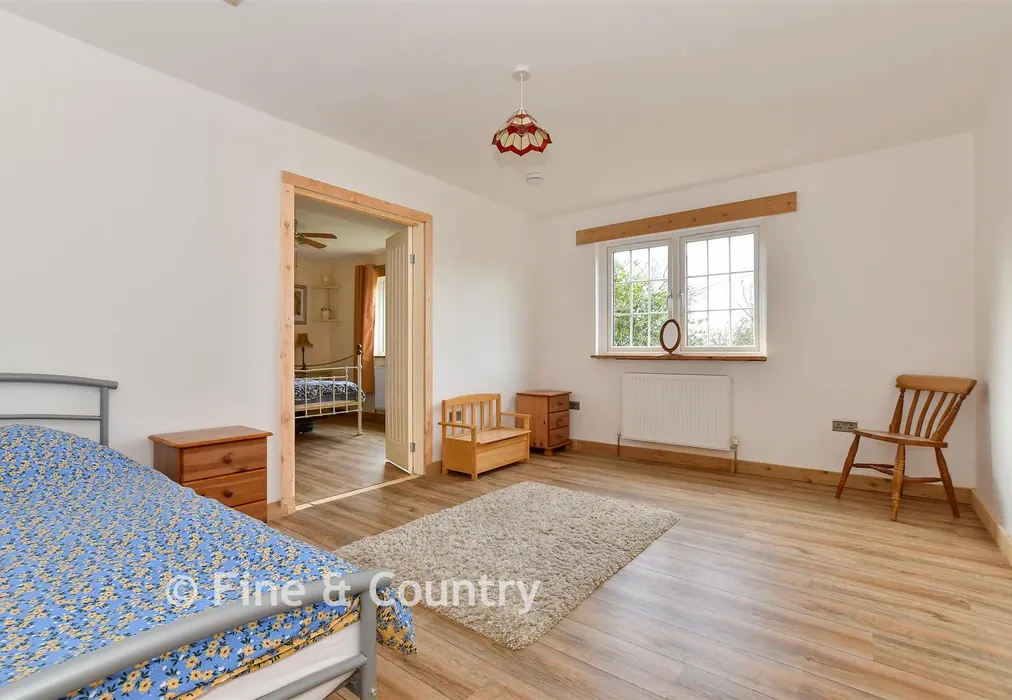 Internal Lifestyle Photograph - Harbors Lake Lane, Newchurch, Sandown, Isle of Wight - Wards of Kent