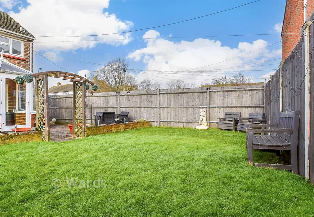Rear Garden - Thatch Barn Road, Headcorn, Ashford, Kent - Wards of Kent