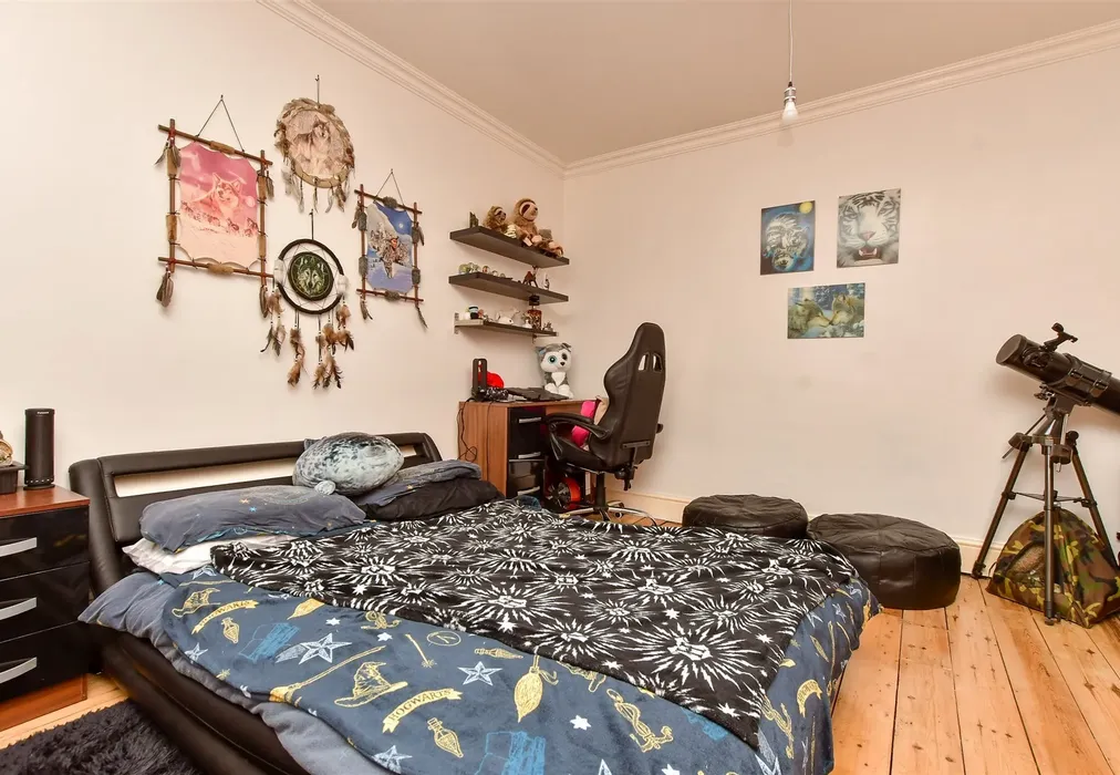 Bedroom 1 - Crosley Road, Gillingham, Kent - Wards of Kent