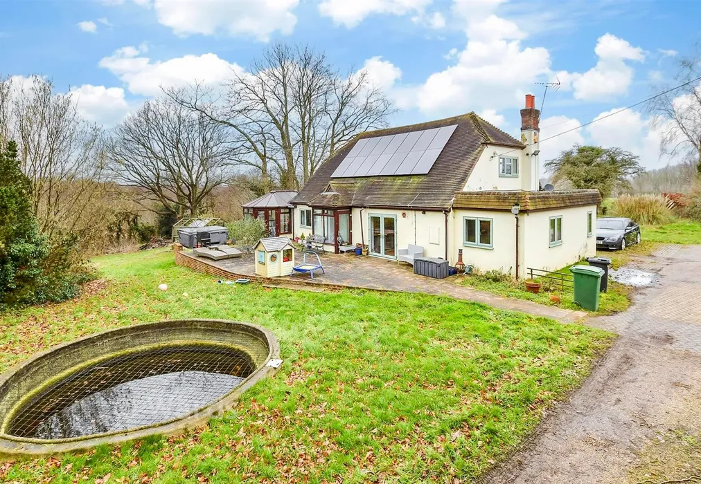 External (Web) - Fairbourne Lane, Harrietsham, Maidstone, Kent - Wards of Kent
