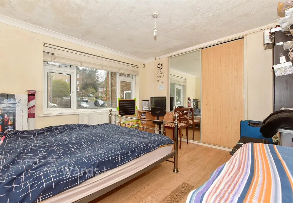 Bedroom 1 - Roseholme, Maidstone, Kent - Wards of Kent