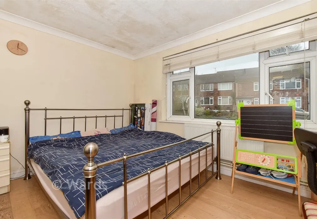Bedroom 1 - Roseholme, Maidstone, Kent - Wards of Kent
