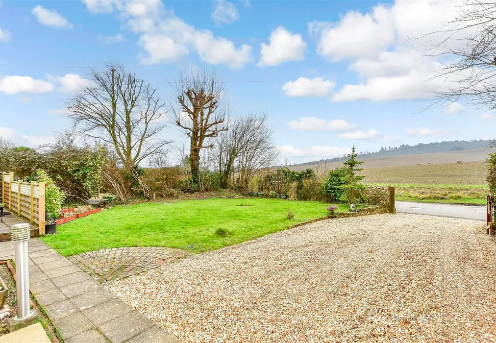 Driveway/Parking - Houghton Lane, Bury, Pulborough, West Sussex - Wards of Kent