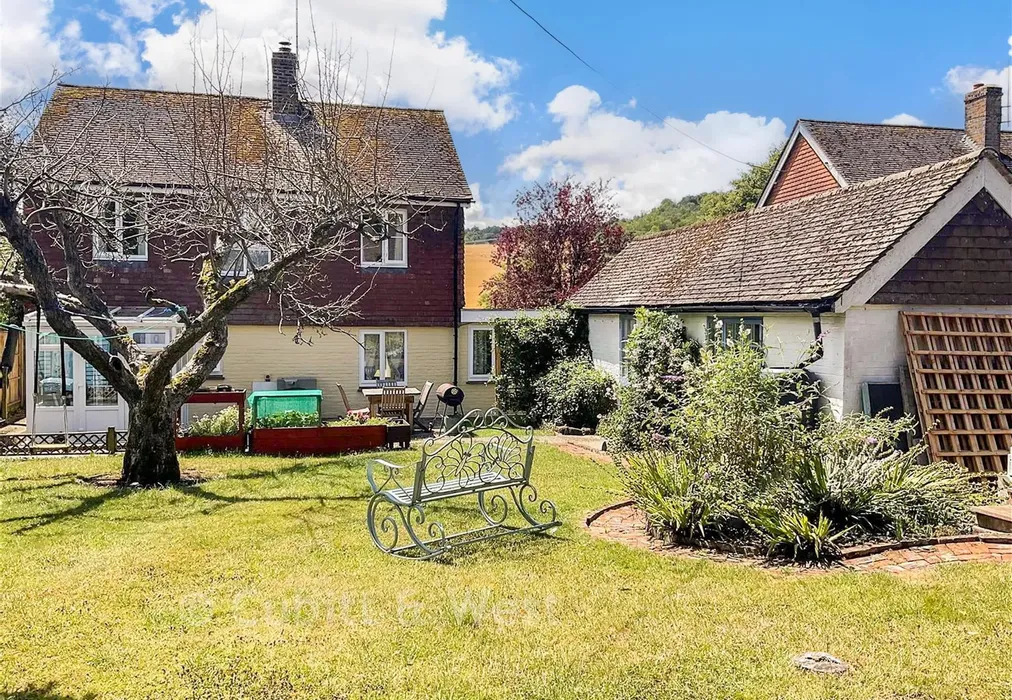 Rear Garden - Houghton Lane, Bury, Pulborough, West Sussex - Wards of Kent