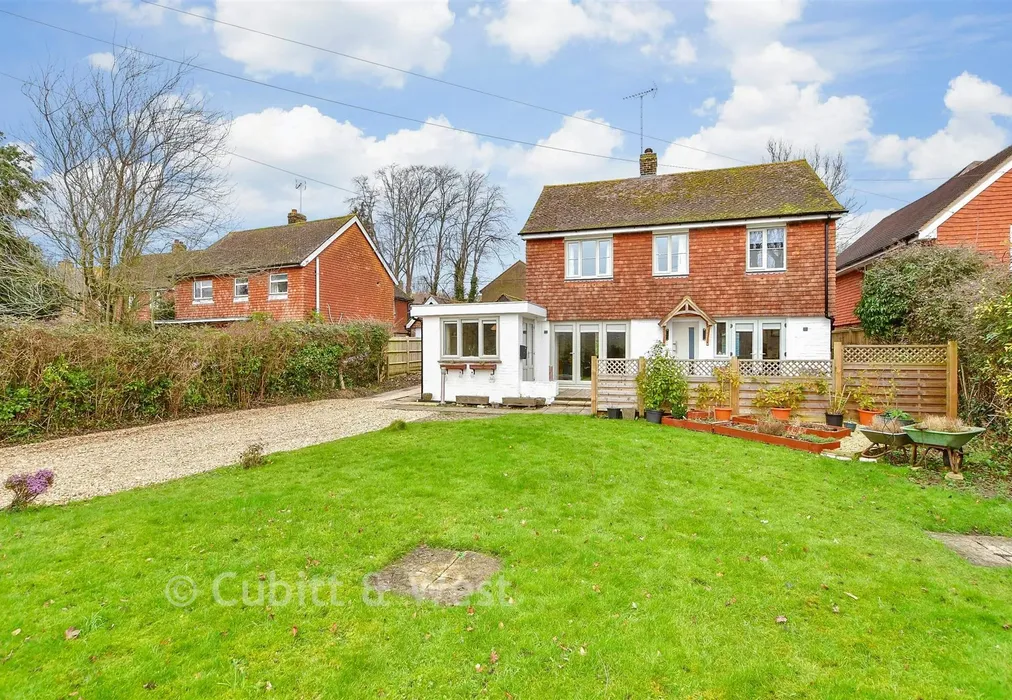 Front Garden - Houghton Lane, Bury, Pulborough, West Sussex - Wards of Kent