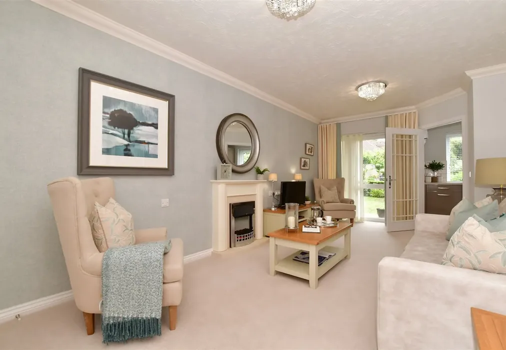 Lounge - Garland Road, East Grinstead, West Sussex - Wards of Kent