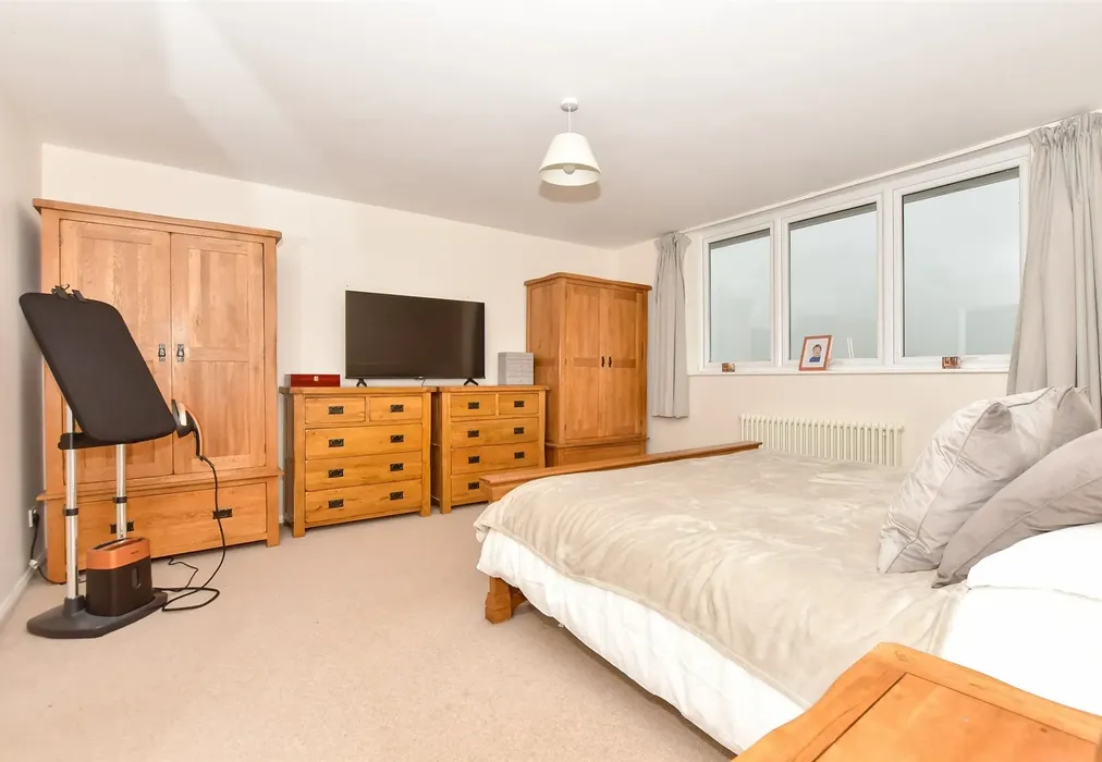 Main Bedroom - Granville Road, St. Margaret's Bay, Dover, Kent - Wards of Kent