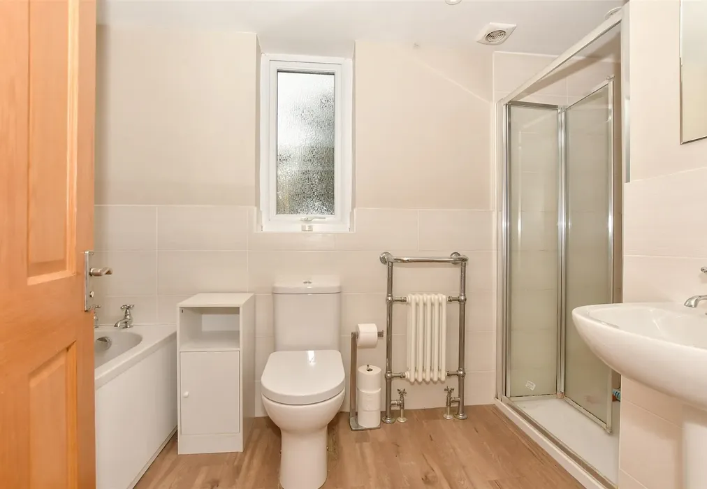 Bathroom - Granville Road, St. Margaret's Bay, Dover, Kent - Wards of Kent